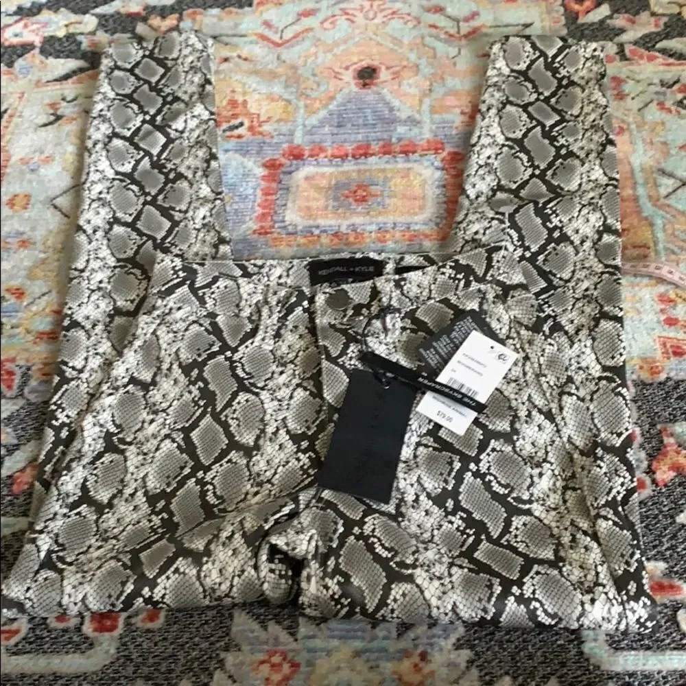 NWT Kendall + Kylie high rise animal jeans. 24